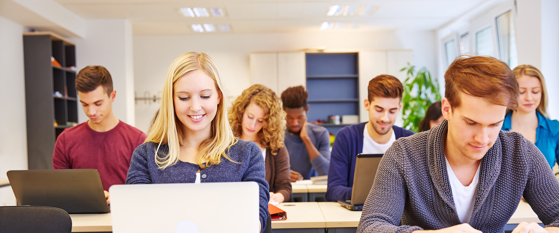 Employers and employees using Grand Trust salary account for payroll